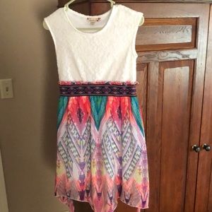 brand -speechless.      colors- white, bright colors